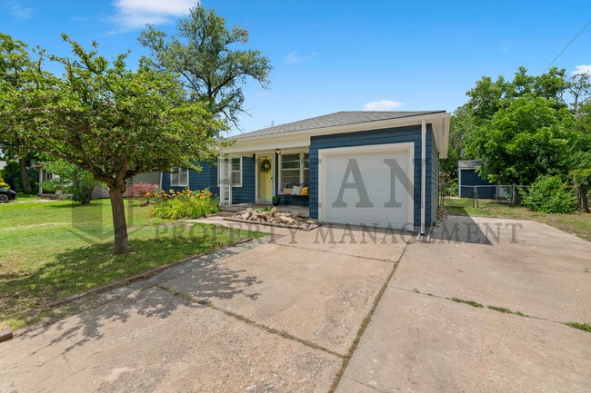 Building Photo - 3301 S Osage Ave