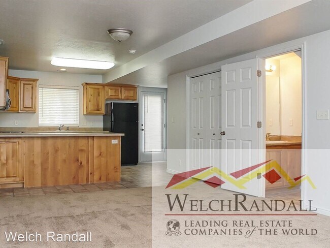 Building Photo - 3 br, 2.5 bath House - 1075 E 1675 S