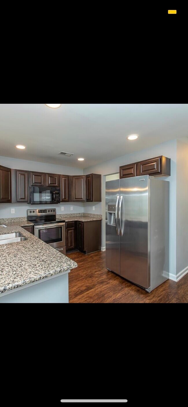Foto del edificio - 1119 Fairway Ln