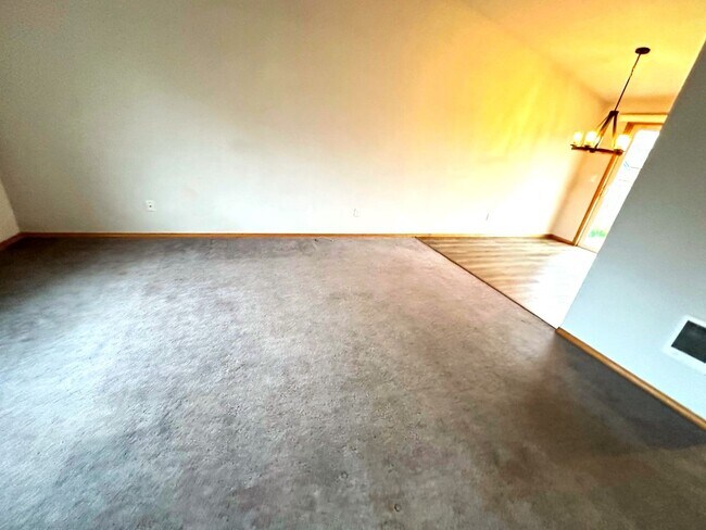 Foto del edificio - 3 bed 2 bath between Philomath Elementary and Middle School