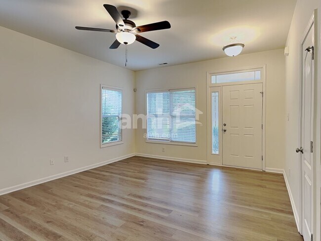 Foto del edificio - 3204 Neuse Crossing Dr