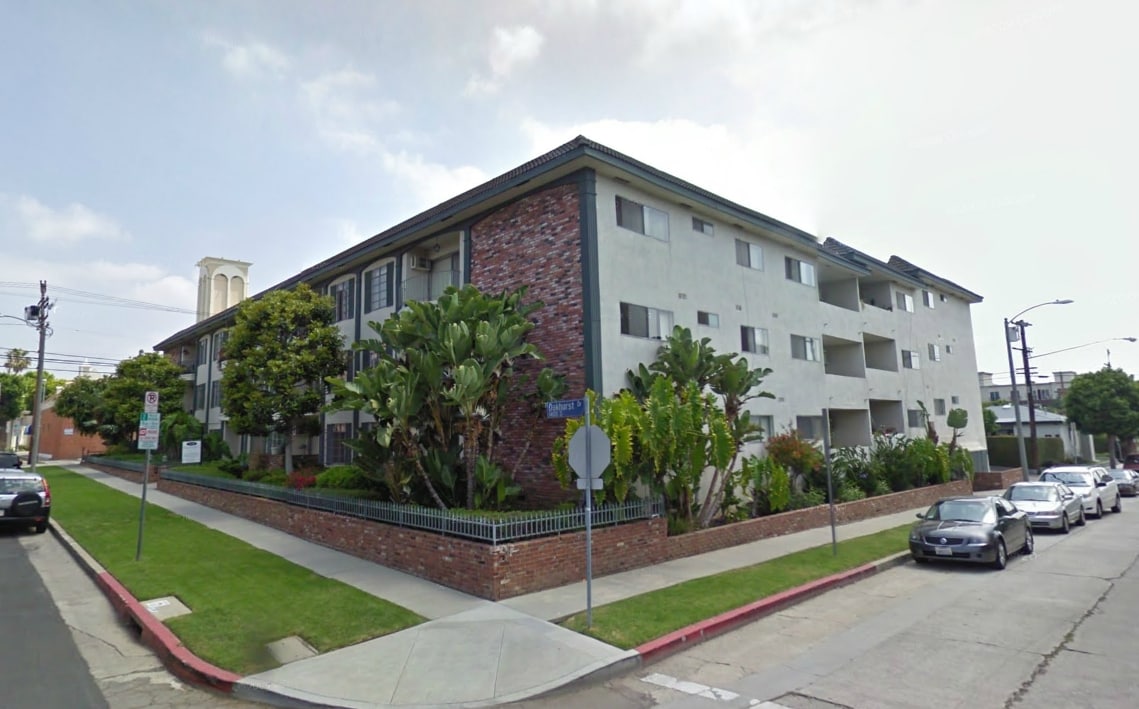 1420 S Oakhurst Dr - Saha Apartments