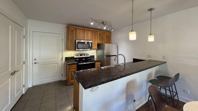Building Photo - 10982 Roebling Ave