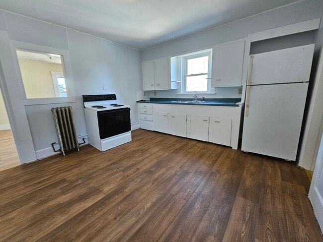 Building Photo - 17 Mousam St