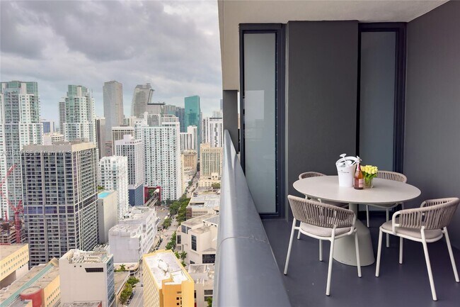 Foto del edificio - 159 NE 6th St