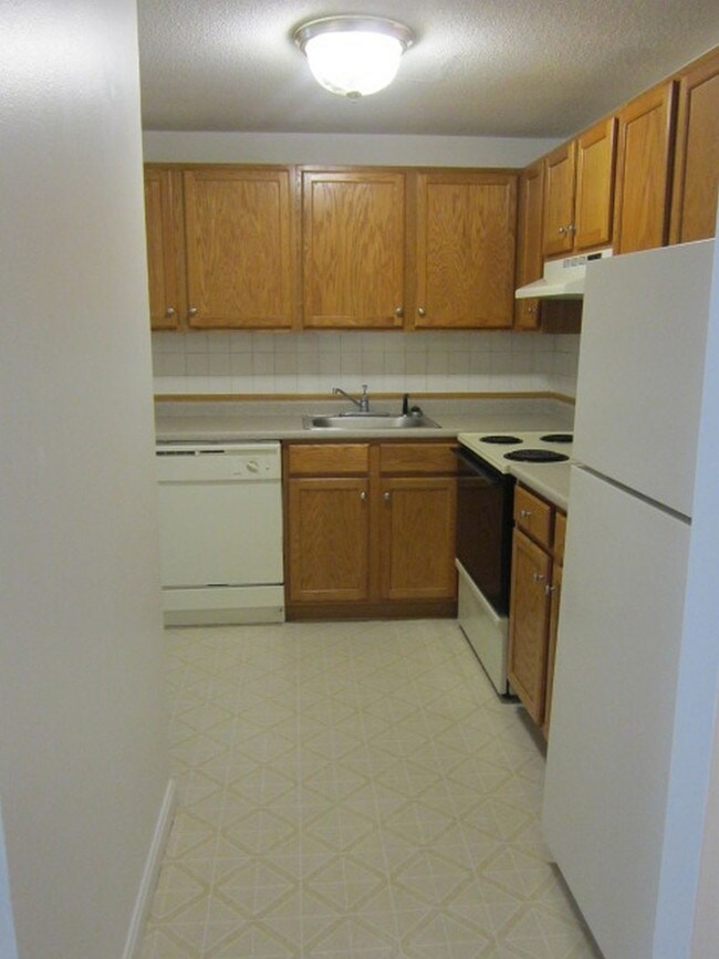 Lonvale Gardens Rentals Amesbury, MA