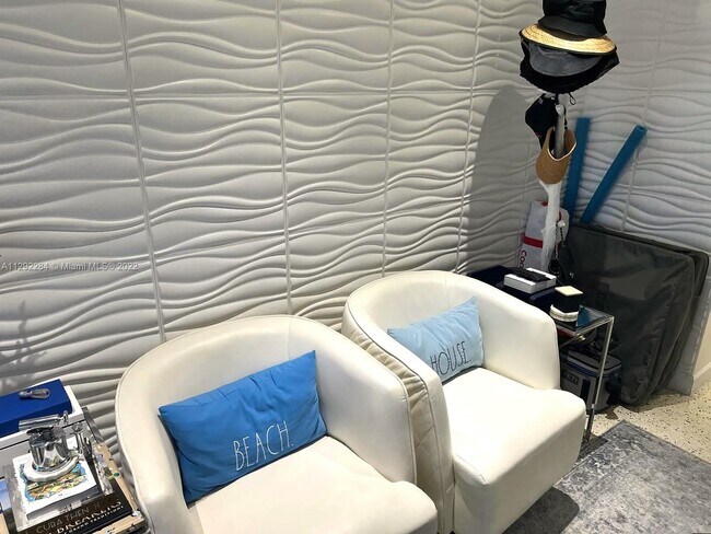 Foto del edificio - 3400 N Surf Rd