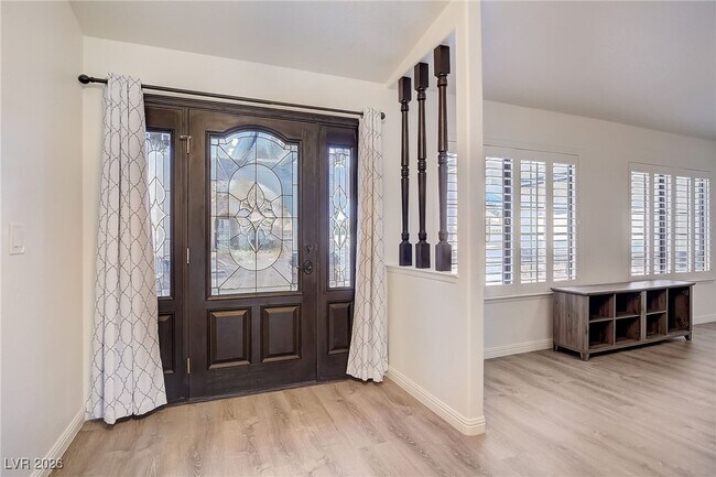 Foto del edificio - 7378 Kayvani Ct