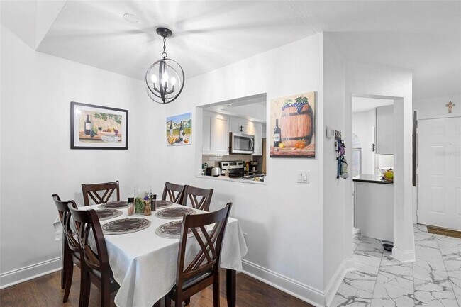 Foto del edificio - 176 Crown Point Cir