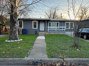 Building Photo - 1303 Corona Dr