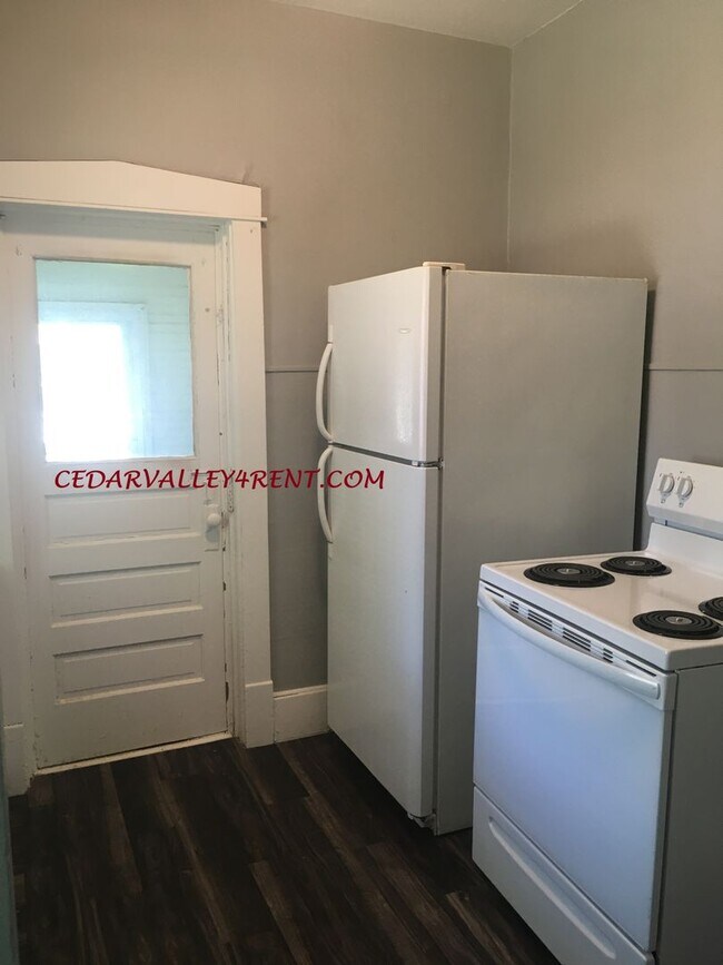 Foto del edificio - 2 Bedroom, 1 Bath Single Family Home 601 E...