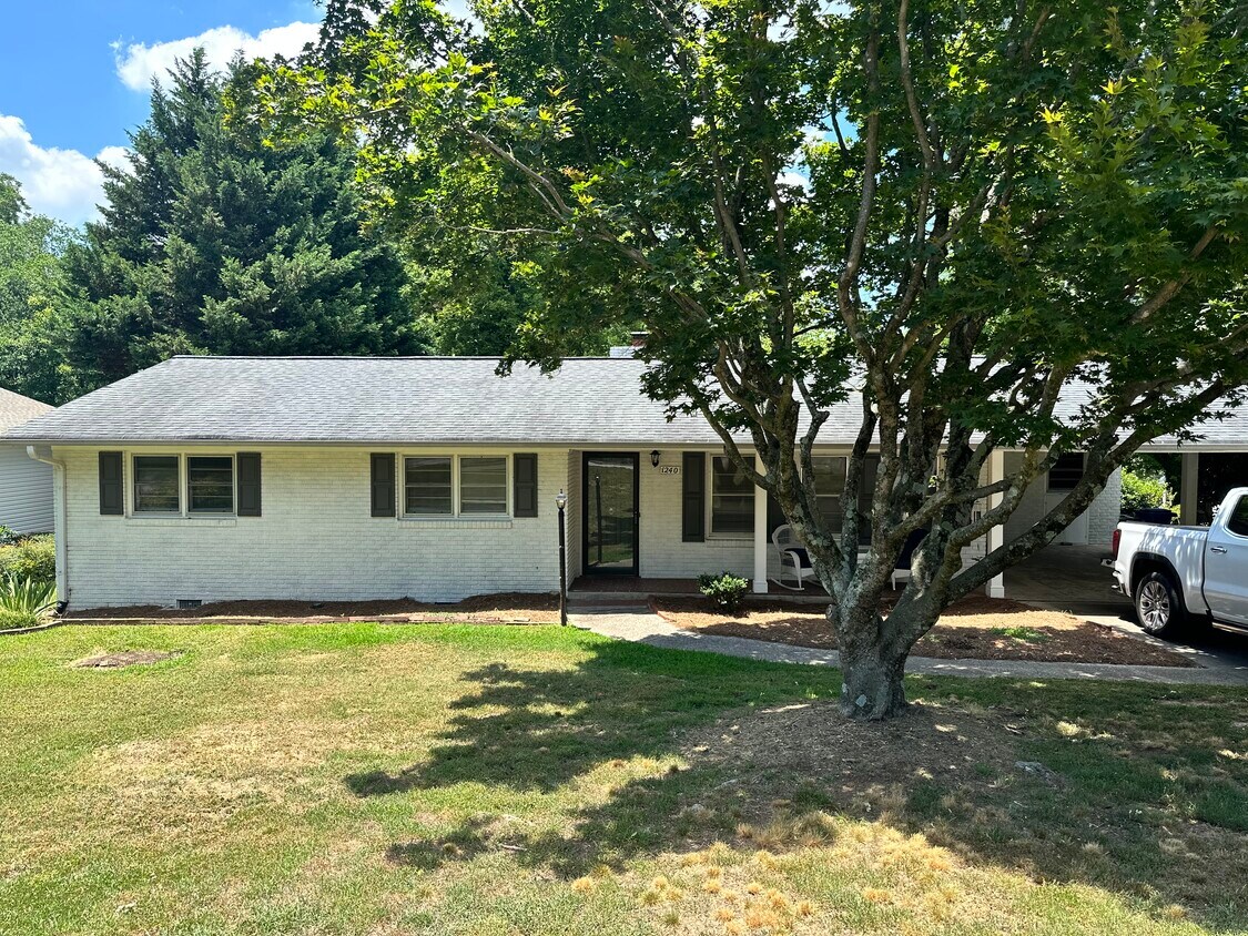 Foto principal - 1240 Longview Dr