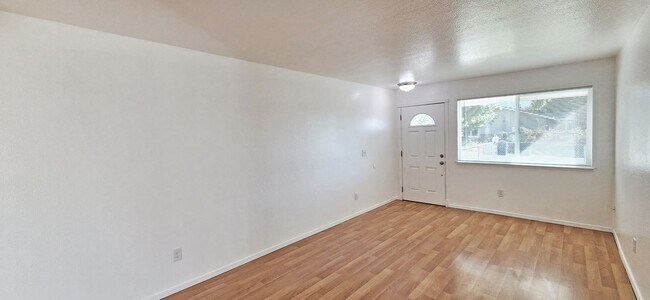 Foto del edificio - 901-903 Rood Ave