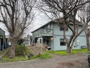 Building Photo - 820 A St