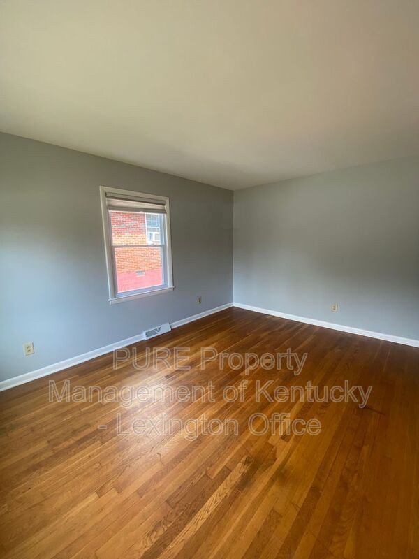 Foto del edificio - 3496 Lansdowne Dr