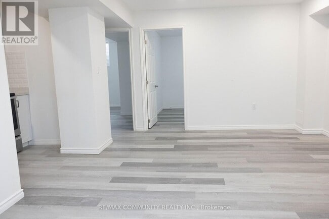 Building Photo - 481 Bessborough Dr