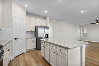 Building Photo - 10807 Hickory Ln