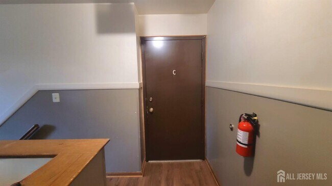 Building Photo - 505 Lincoln Blvd