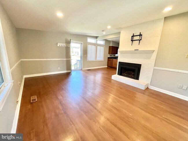 Foto del edificio - 5650 Gary Ave