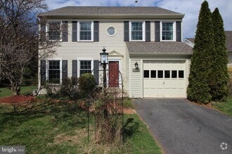 Building Photo - 21039 Emerson Ct