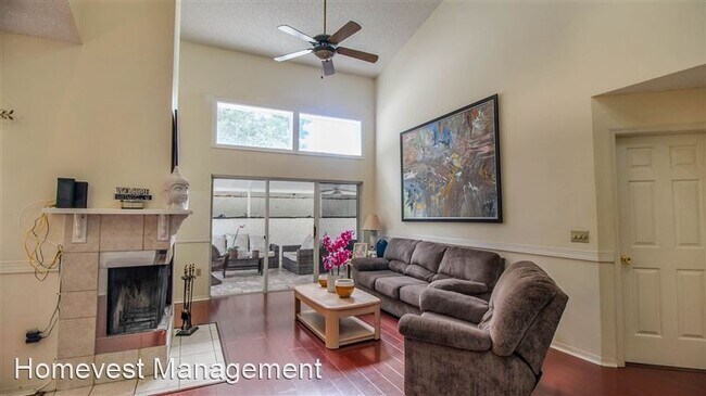Foto del edificio - 913 Red Dandy Dr