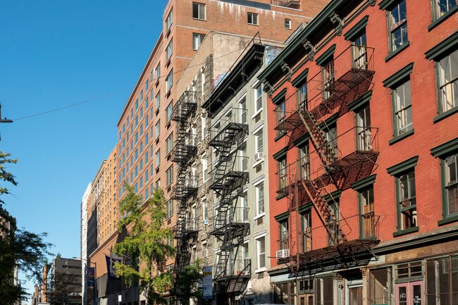 Building Photo - 151 E 20th St
