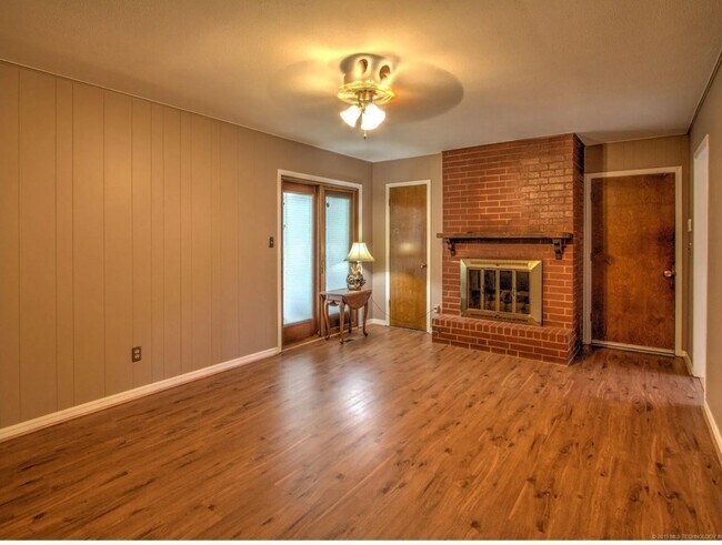 Foto del edificio - 3 bed 2 Bath, 2 car garage!