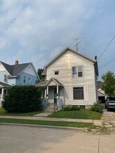 Building Photo - 677 Frederick St