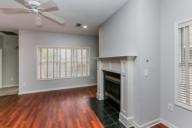 Building Photo - 614 Camdenpark Dr