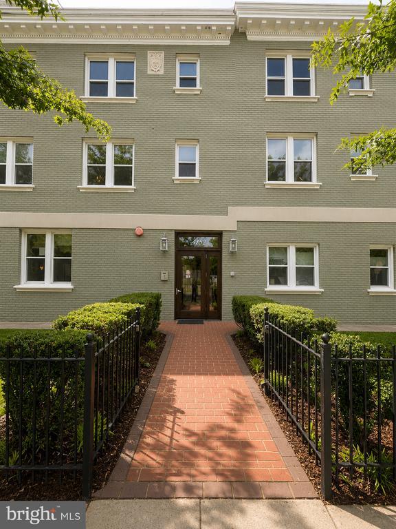 Building Photo - 1352 Longfellow St NW