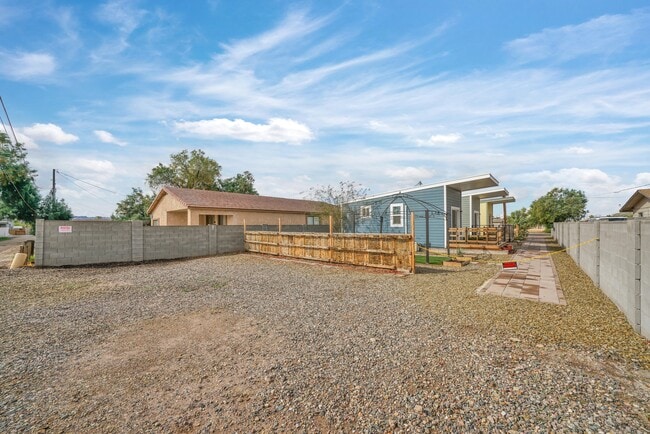 Building Photo - 1229 S 13th Ave