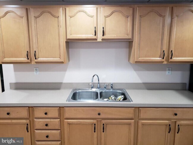 Foto del edificio - 417 S Washington St