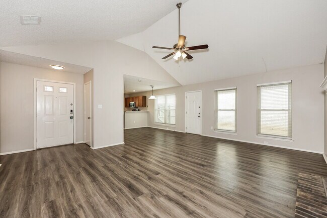 Foto del edificio - 1121 Cardinal Oaks Dr