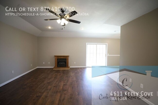 Building Photo - Recently renovated 3 bedroom/2 bath home w...