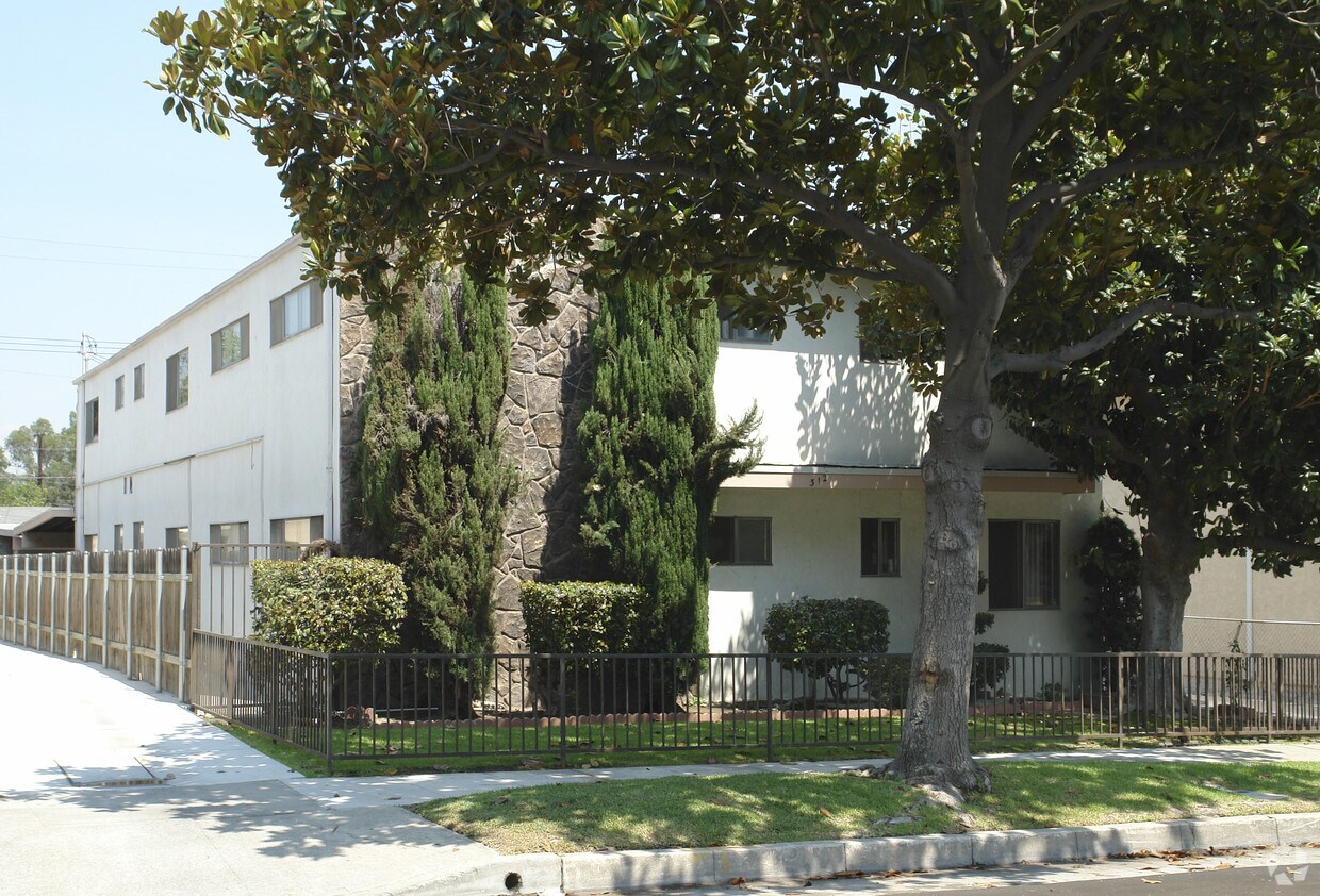 Building Photo - 312 N Monterey St