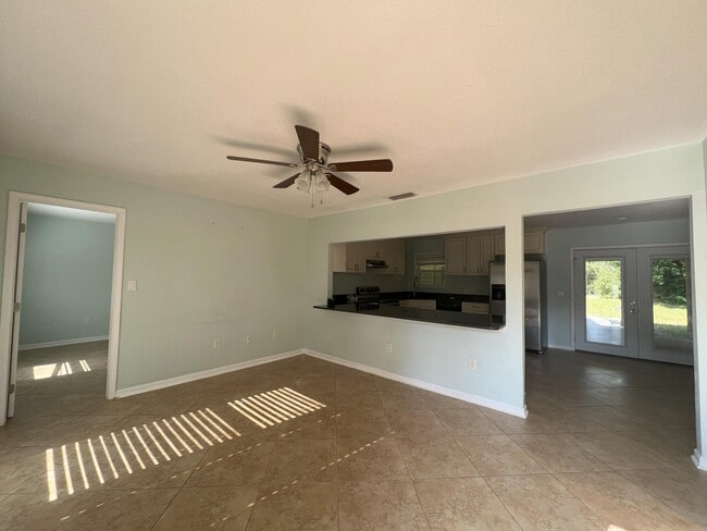 Building Photo - 1207 Sunshine Dr