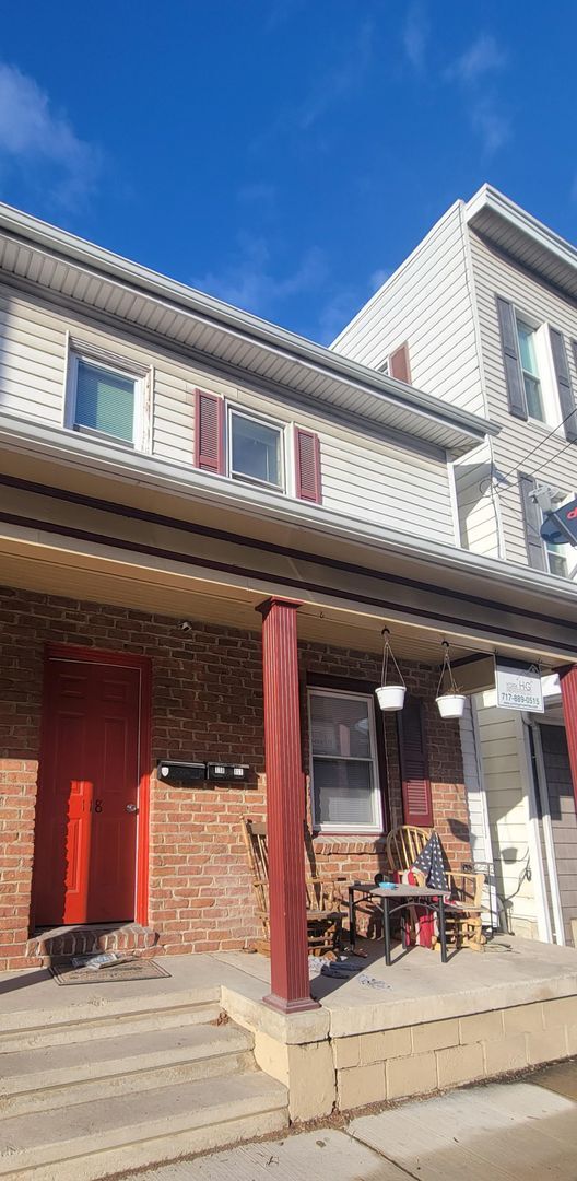 Building Photo - 118 S Main St