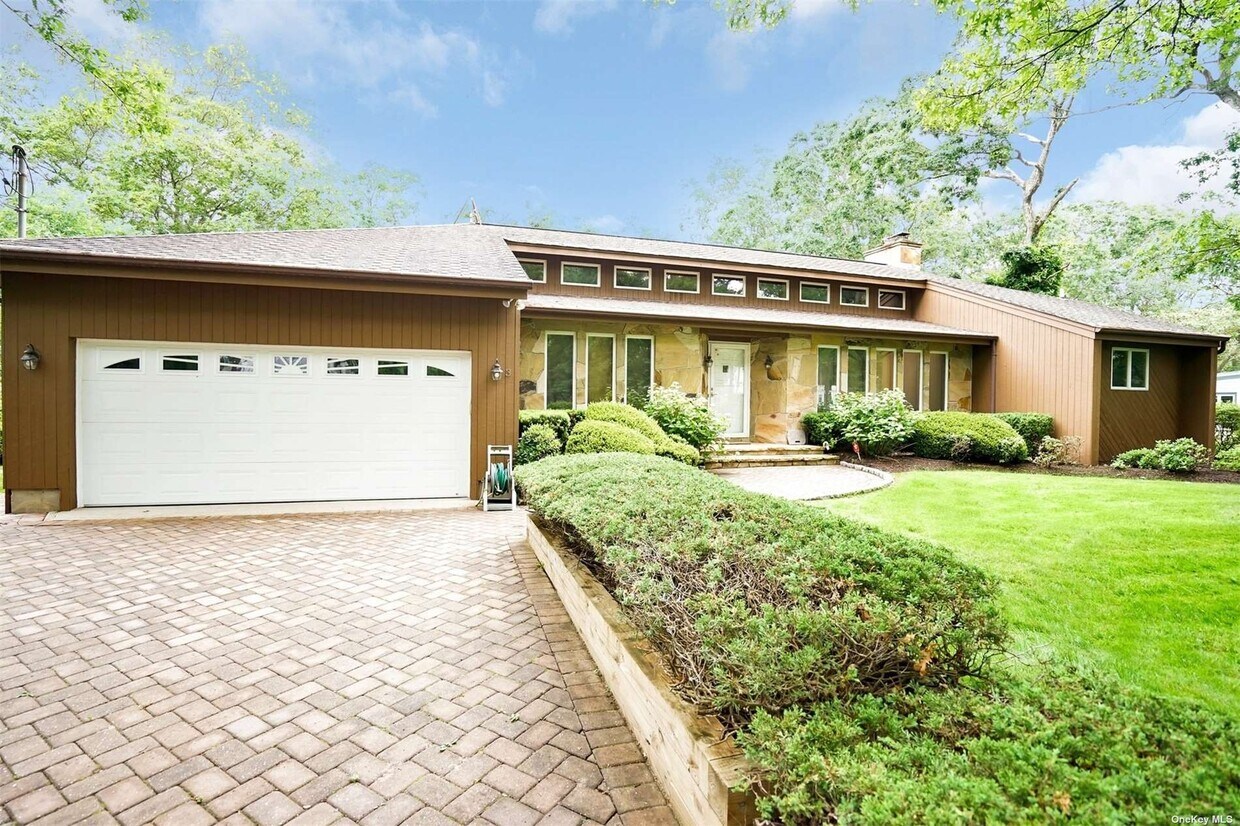 3 Harbor Rd, Hampton Bays, NY 11946 House Rental in Hampton Bays, NY