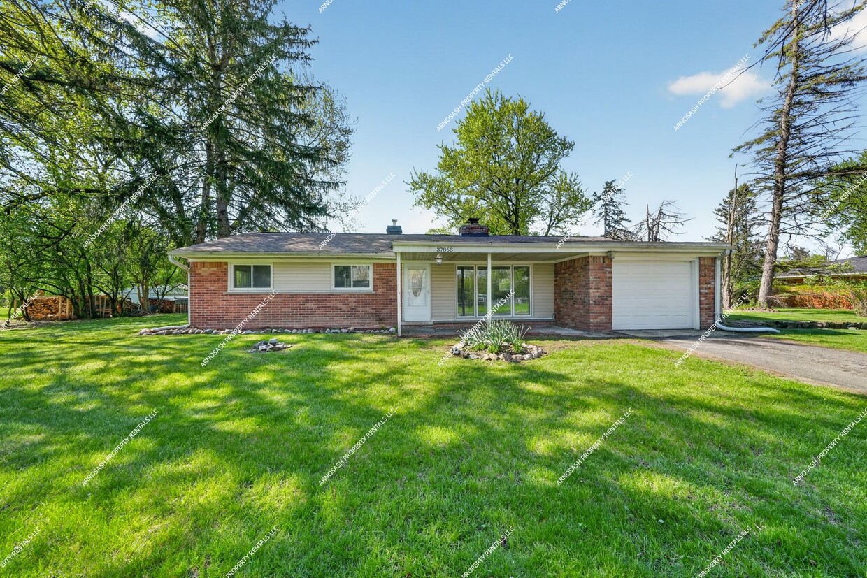 Rare Rental Opportunity! Fully Renovated 3-bedroom, 2-bath Brick Ranch in Farmington Hills! - Rare Rental Opportunity! Fully Renovated 3-bedroom, 2-bath Brick Ranch in Farmington Hills!