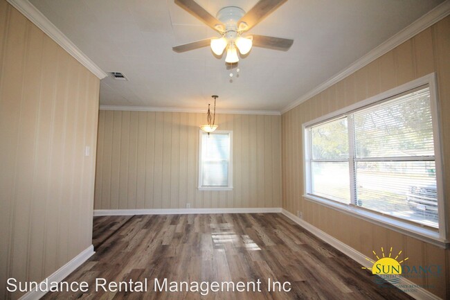 Building Photo - 3 br, 2 bath House - 907 Canopy Lane