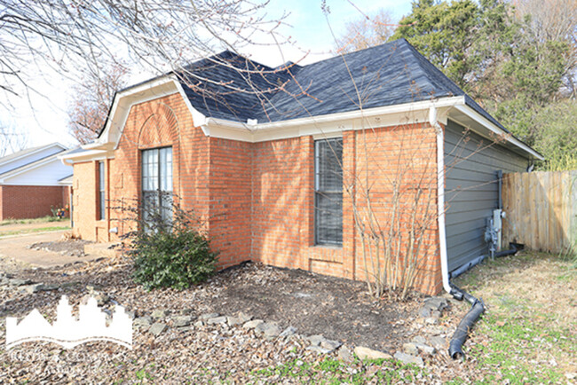 Building Photo - 6718 Bent Tree Ave