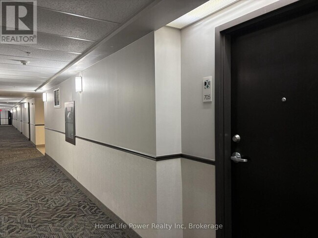 Photo du bâtiment - 776 Laurelwood Dr