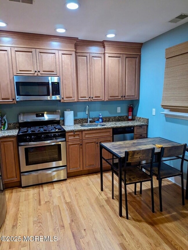 Building Photo - 1 Beach Way