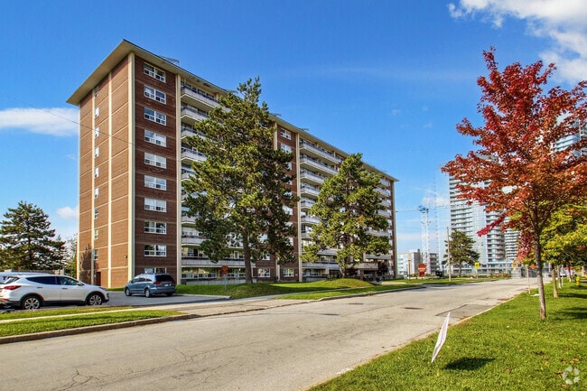 Building Photo - Cedar Grove