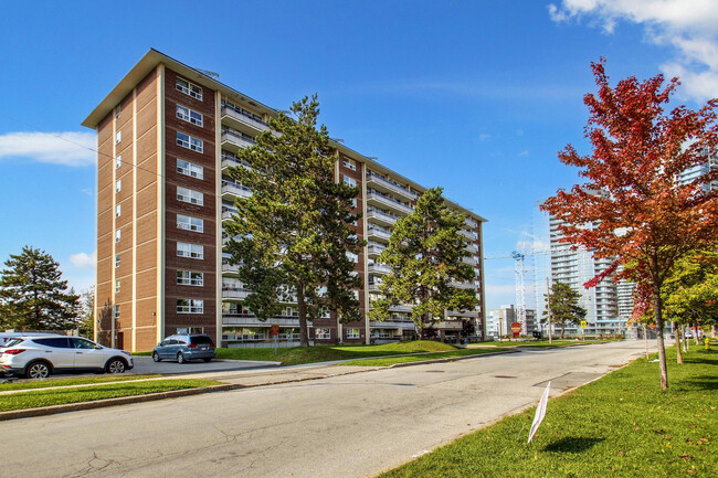 Building Photo - Cedar Grove