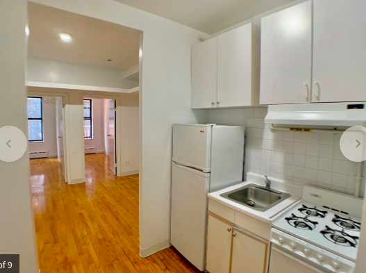 Primary Photo - 1374 York Ave