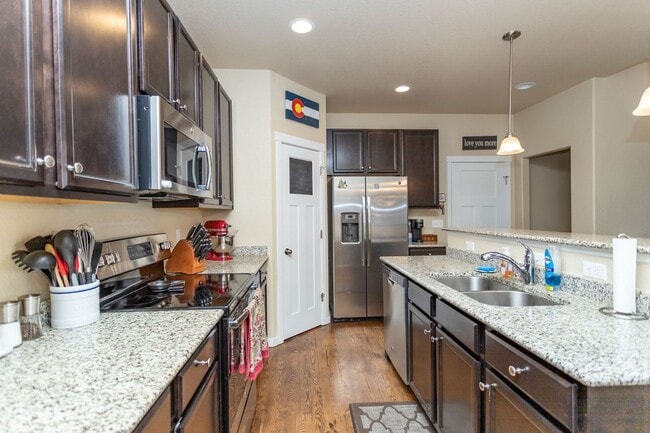 Building Photo - Immaculate 3-Story Home | Comfort, Space & Seasonal Perks!