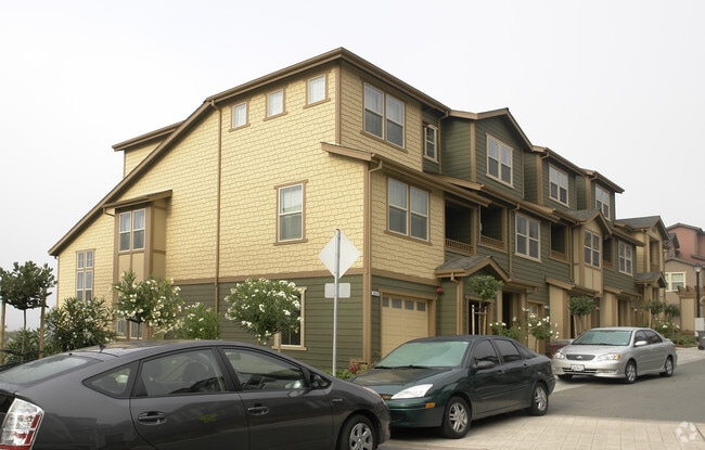Building Photo - 6042 Old Quarry Loop