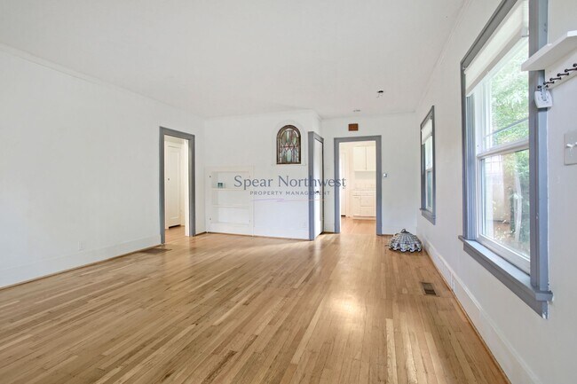 Foto del edificio - 2137 N Sumner St