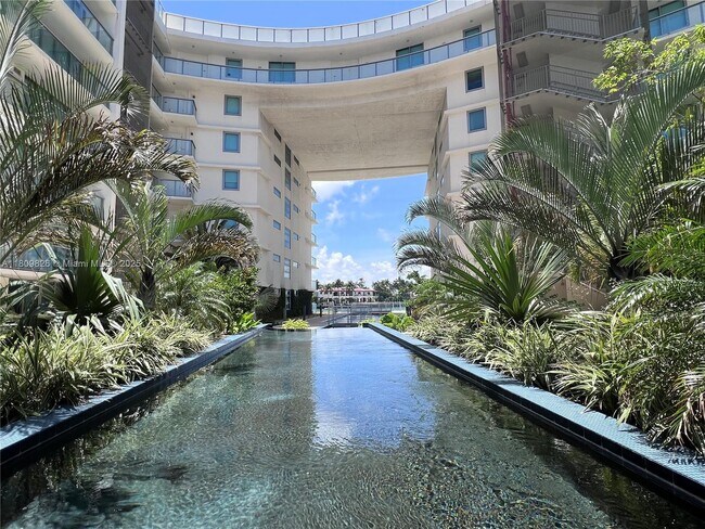 Foto del edificio - 6620 Indian Creek Dr